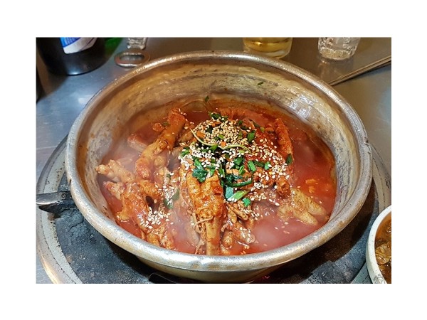 1704030017_L1.jpg