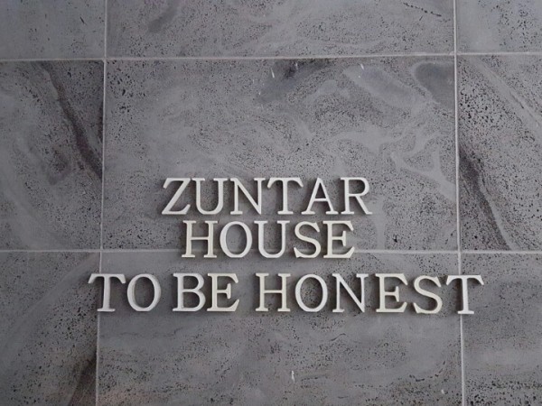 ZB-HtTb4n4Ax8JuLYnLUXJDv.jpg