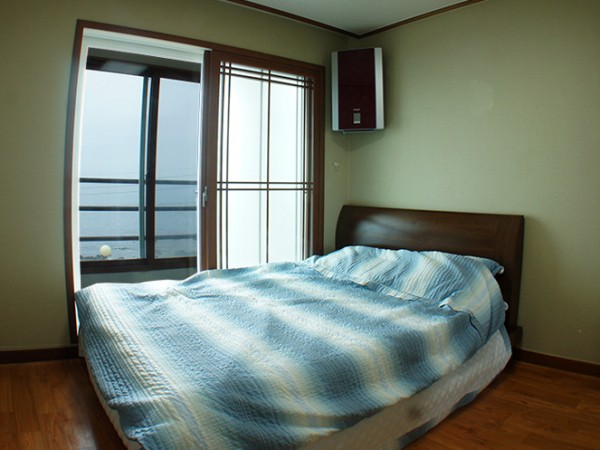 room_04.jpg