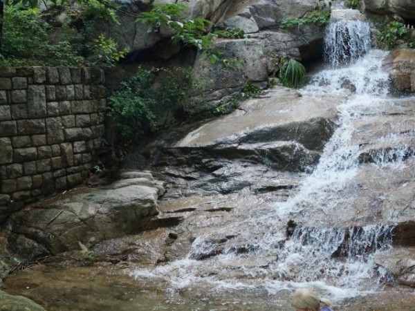 Vally_in_temple1.JPG