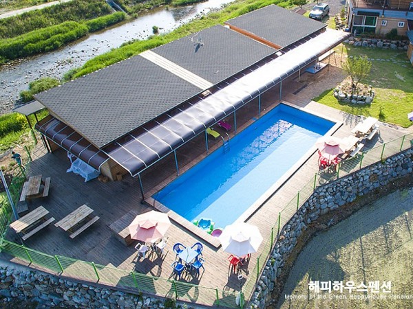 thumb-988647512_iEwuhDey_pool-3_780x578.jpg