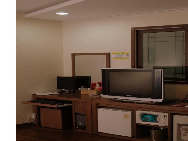 11879170_3.jpg
