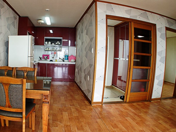 room_02.jpg