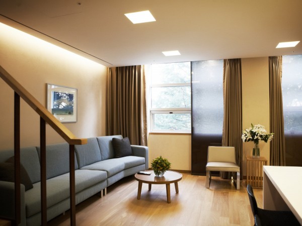 _2_bedroom_duplex_suite_01.jpg