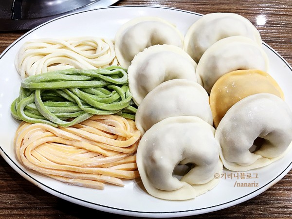 부천_황해도김치만두전골.jpg