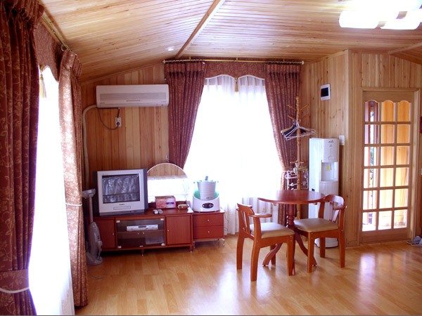 11590665_3.jpg