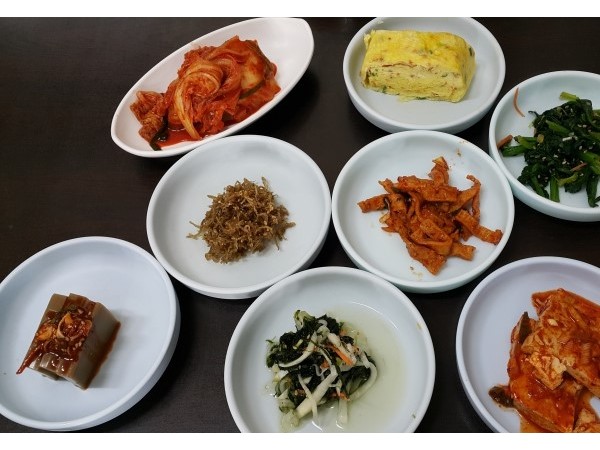 쌈밥전문_뭉치바위6.jpg