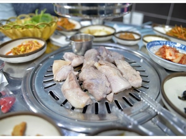 _0제주도게스트하우스_명리동식당09.jpg