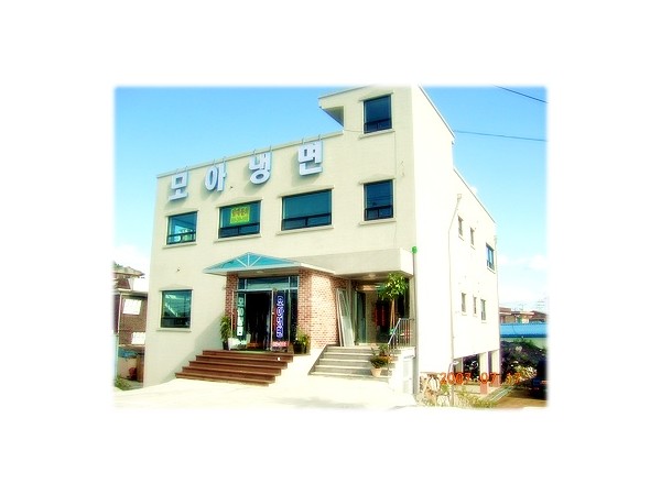 12011449_0.jpg