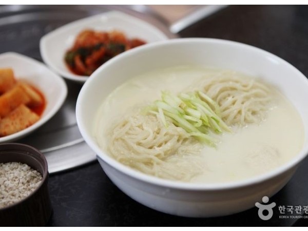 가평맛집_명지쉼터가든_잣국수.jpg