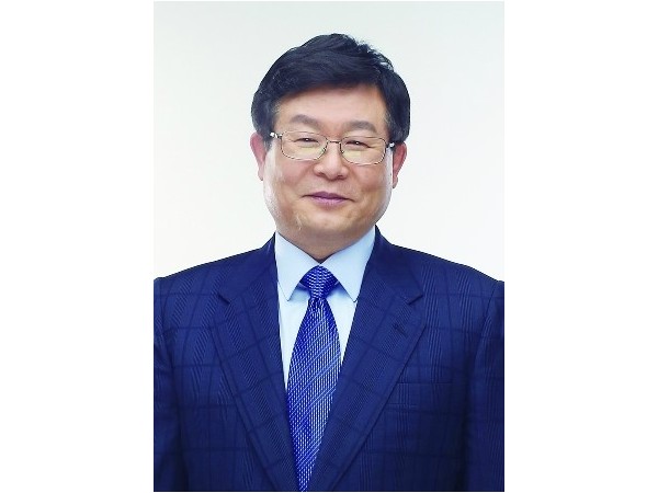 경력방송_증명사진용_수정_1.4.jpg