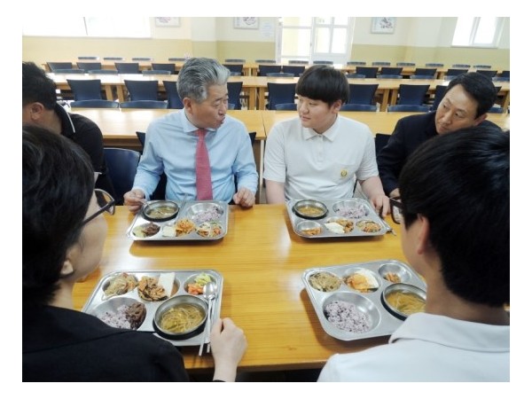9_1남원중제20대오영훈국회의원초청특강2.JPG