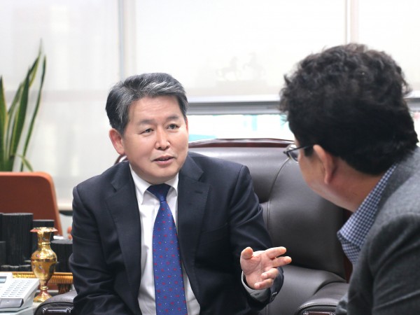 김경협폴리뉴스인터뷰.JPG